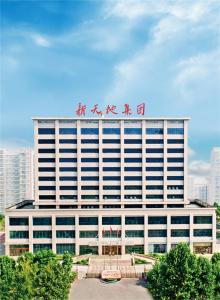 至暗時(shí)刻，我們?cè)撊绾味冗^？